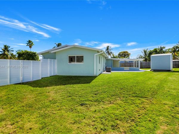 9851 Jamaica Dr, Cutler Bay, FL 33189