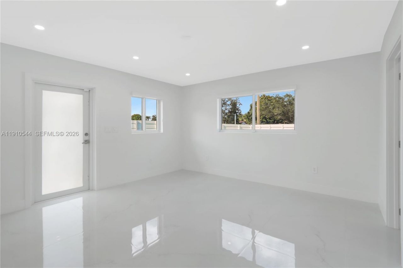 9851 Jamaica Dr, Cutler Bay, FL 33189 Photo