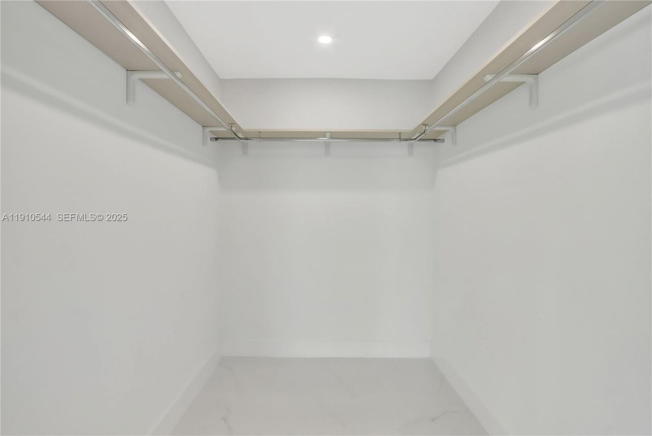 9851 Jamaica Dr, Cutler Bay, FL 33189 Photo