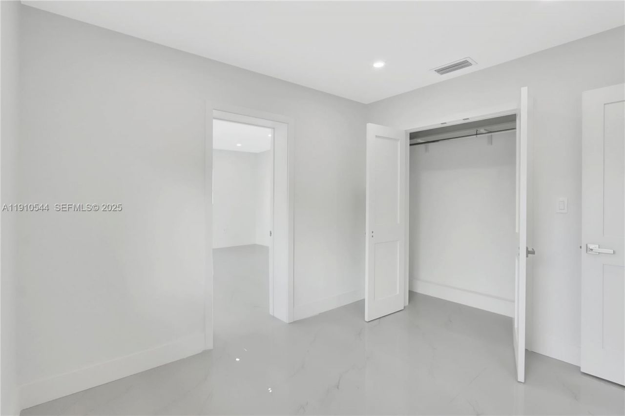 9851 Jamaica Dr, Cutler Bay, FL 33189 Photo