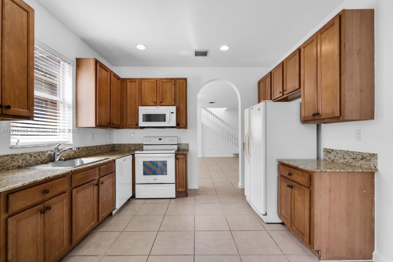 1095 NE 39th Ave, Unit 1095, Homestead, FL 33033 Photo