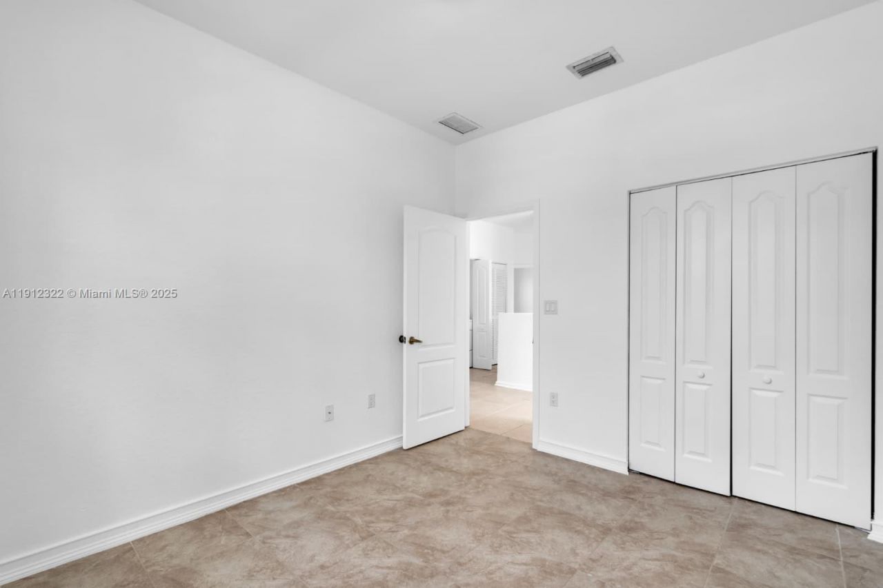 1095 NE 39th Ave, Unit 1095, Homestead, FL 33033 Photo