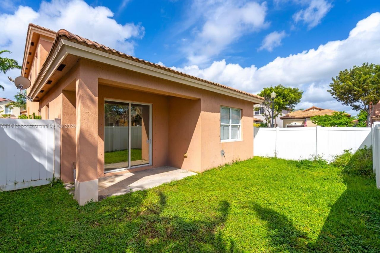 1095 NE 39th Ave, Unit 1095, Homestead, FL 33033 Photo