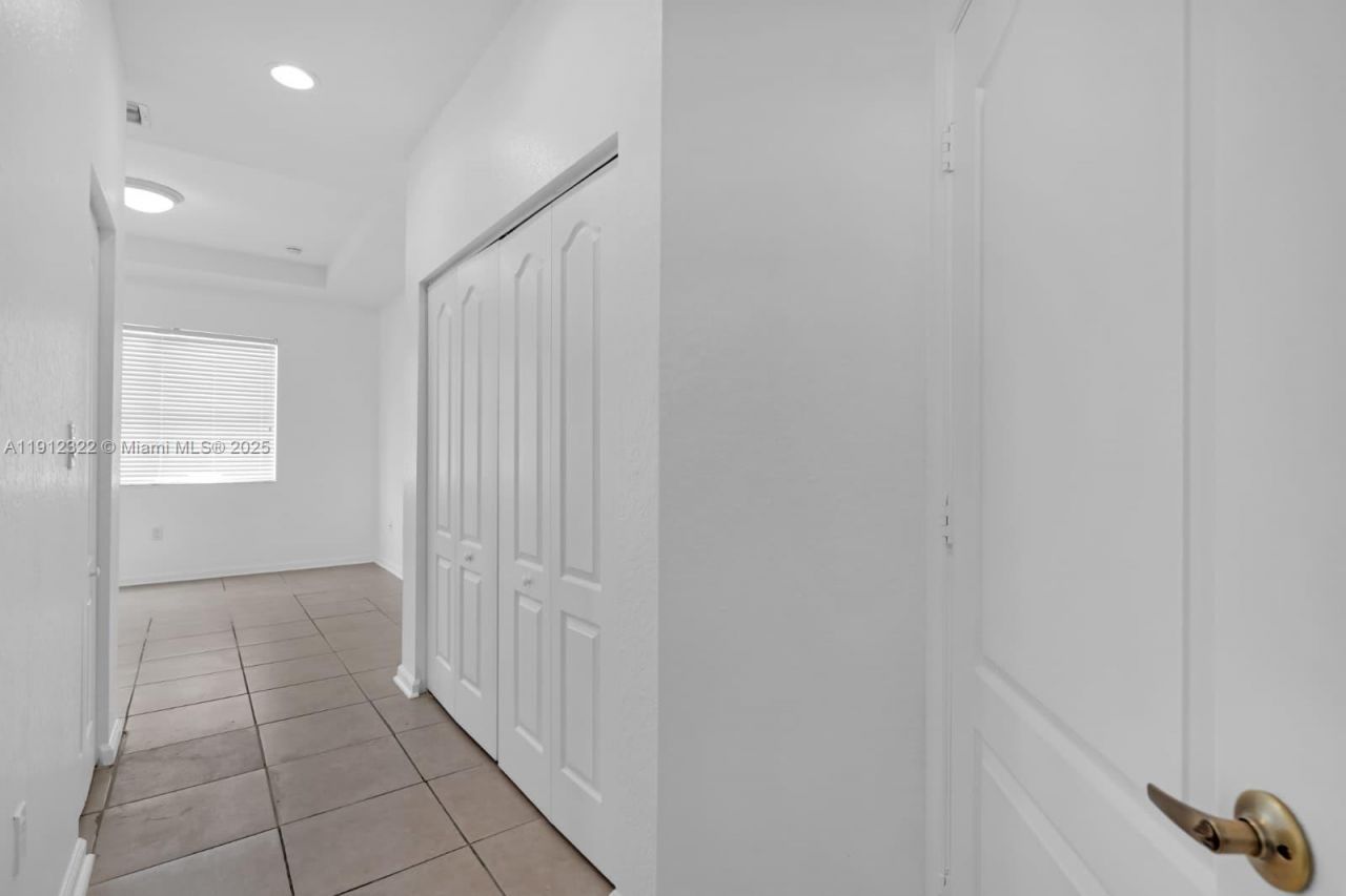 1095 NE 39th Ave, Unit 1095, Homestead, FL 33033 Photo