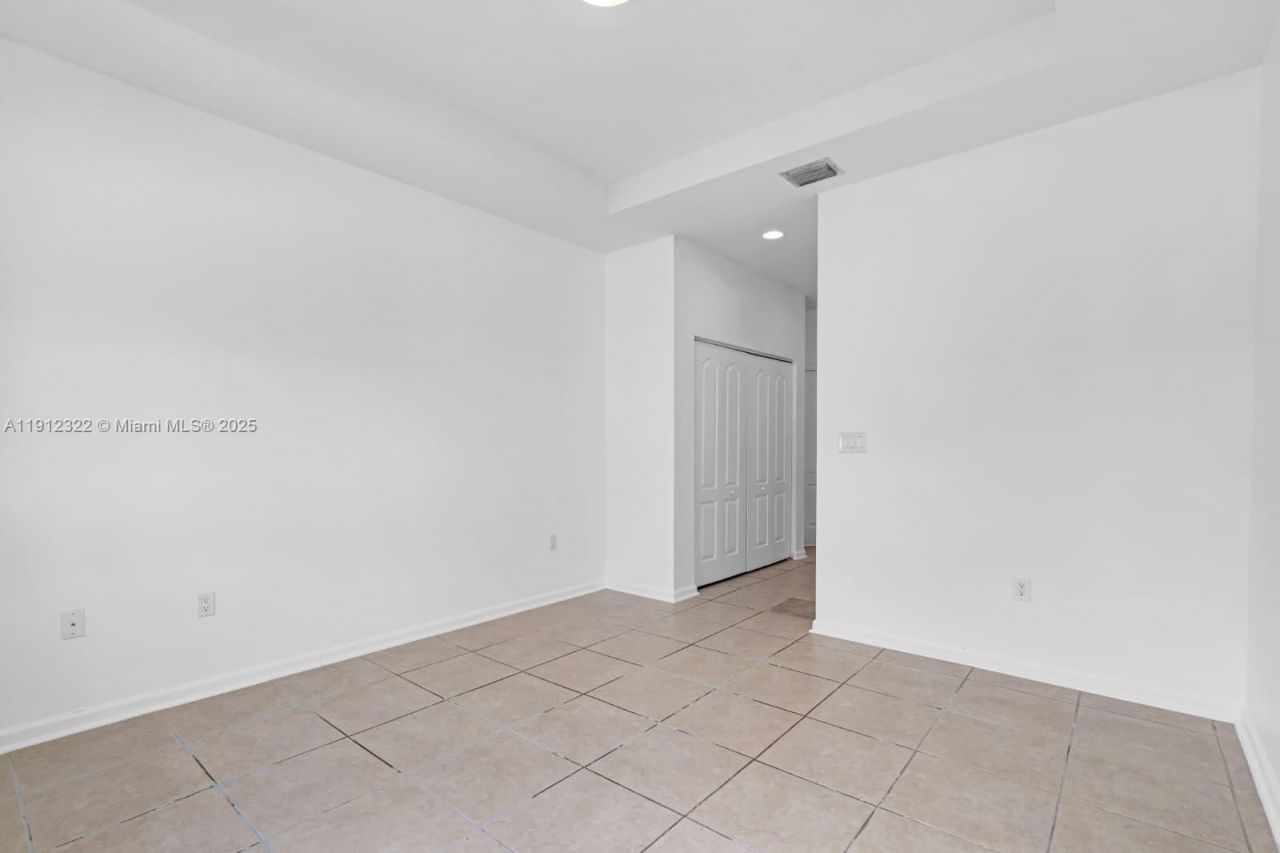 1095 NE 39th Ave, Unit 1095, Homestead, FL 33033 Photo