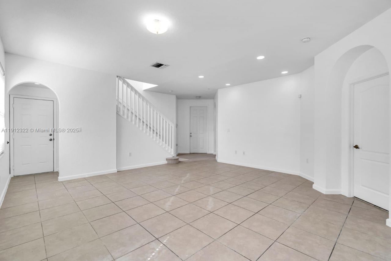 1095 NE 39th Ave, Unit 1095, Homestead, FL 33033 Photo