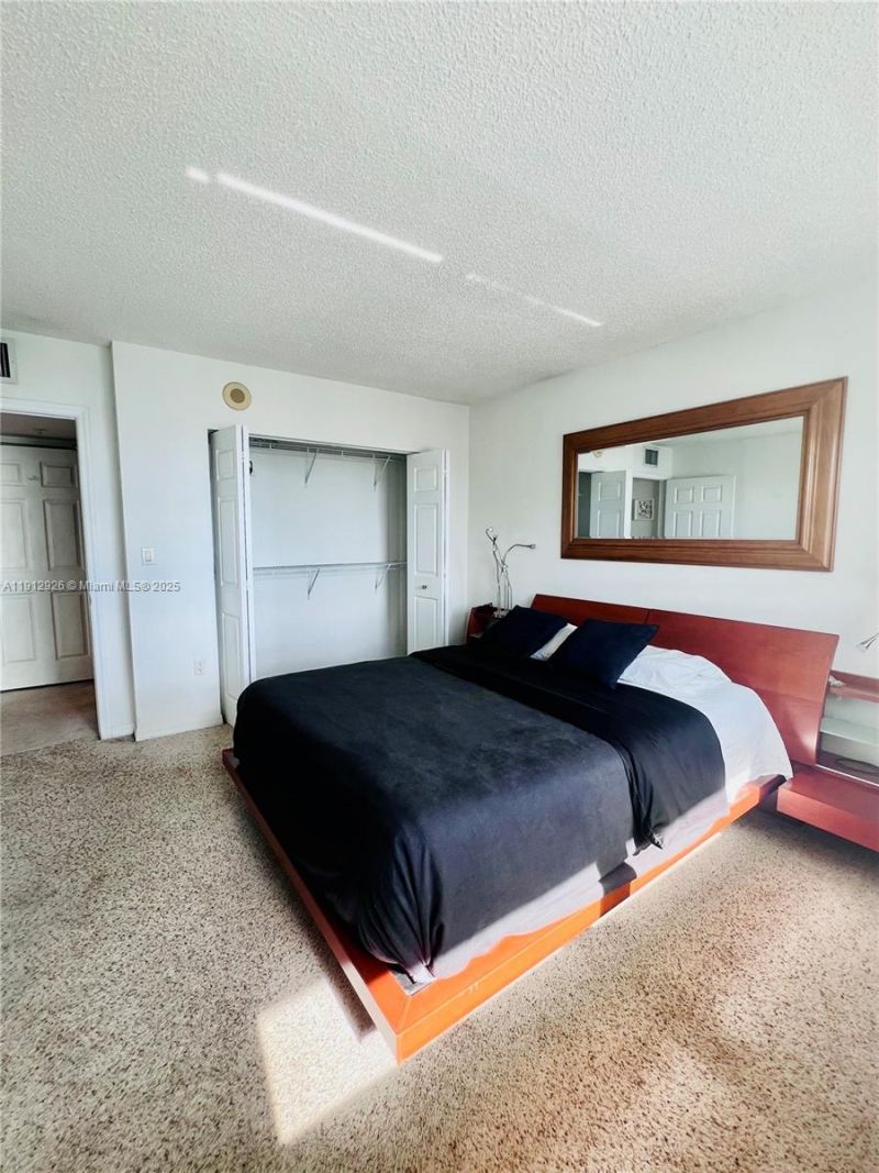 1155 Brickell Bay Dr, Unit 3405, Miami, FL 33131 Photo