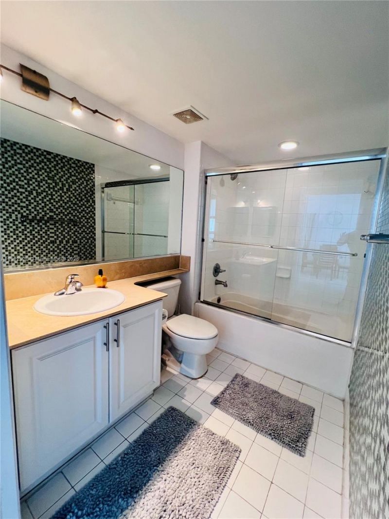 1155 Brickell Bay Dr, Unit 3405, Miami, FL 33131 Photo