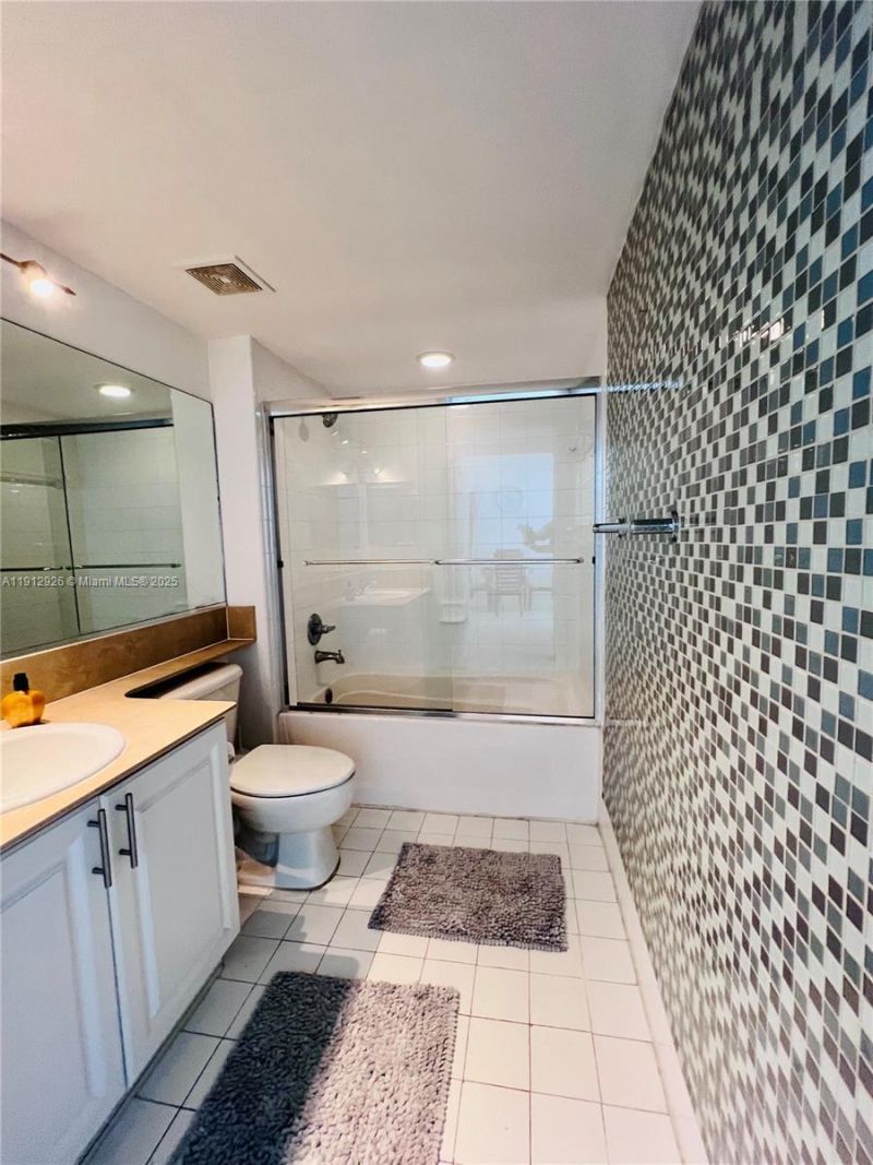 1155 Brickell Bay Dr, Unit 3405, Miami, FL 33131 Photo