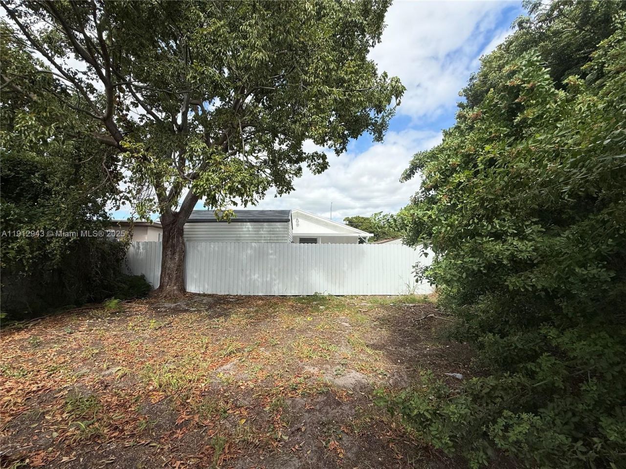 1865 NW 70th St, Miami, FL 33147 Photo