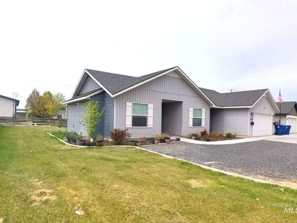 808 Adell Ave, Filer, ID 83328