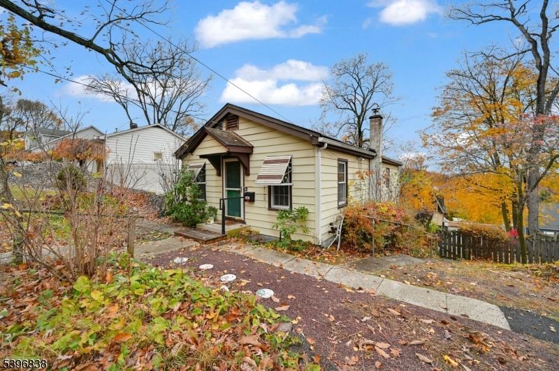 121 W Munson Ave, Dover, NJ 07801 Main Photo