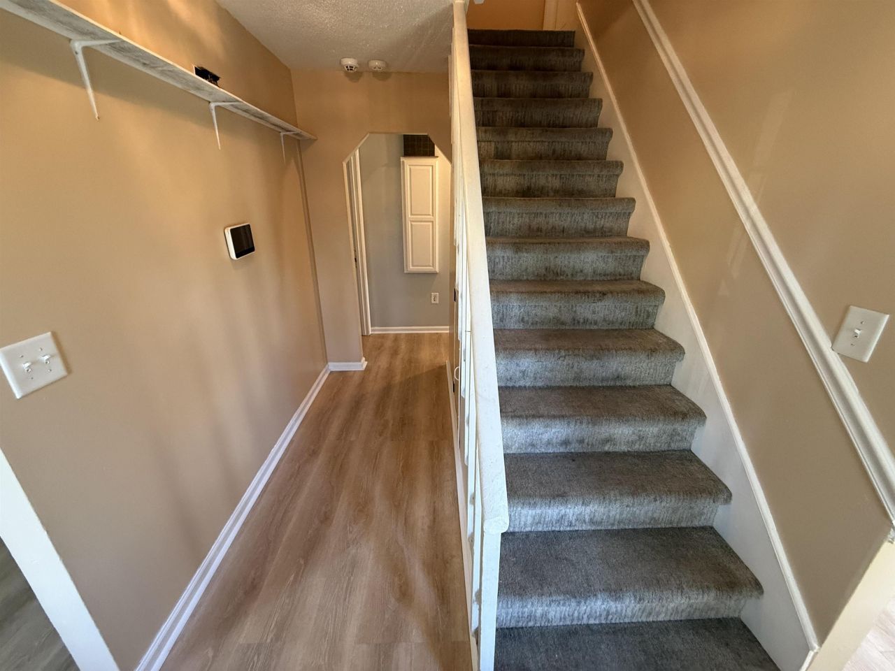 209 Stonebrook Dr. Photo 2