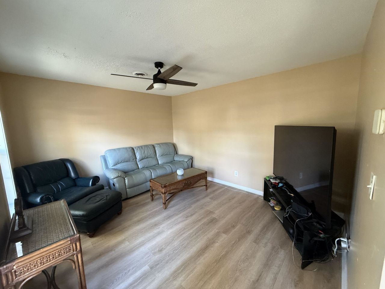 209 Stonebrook Dr. Photo 4