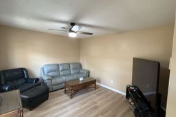 209 Stonebrook Dr. photo 4