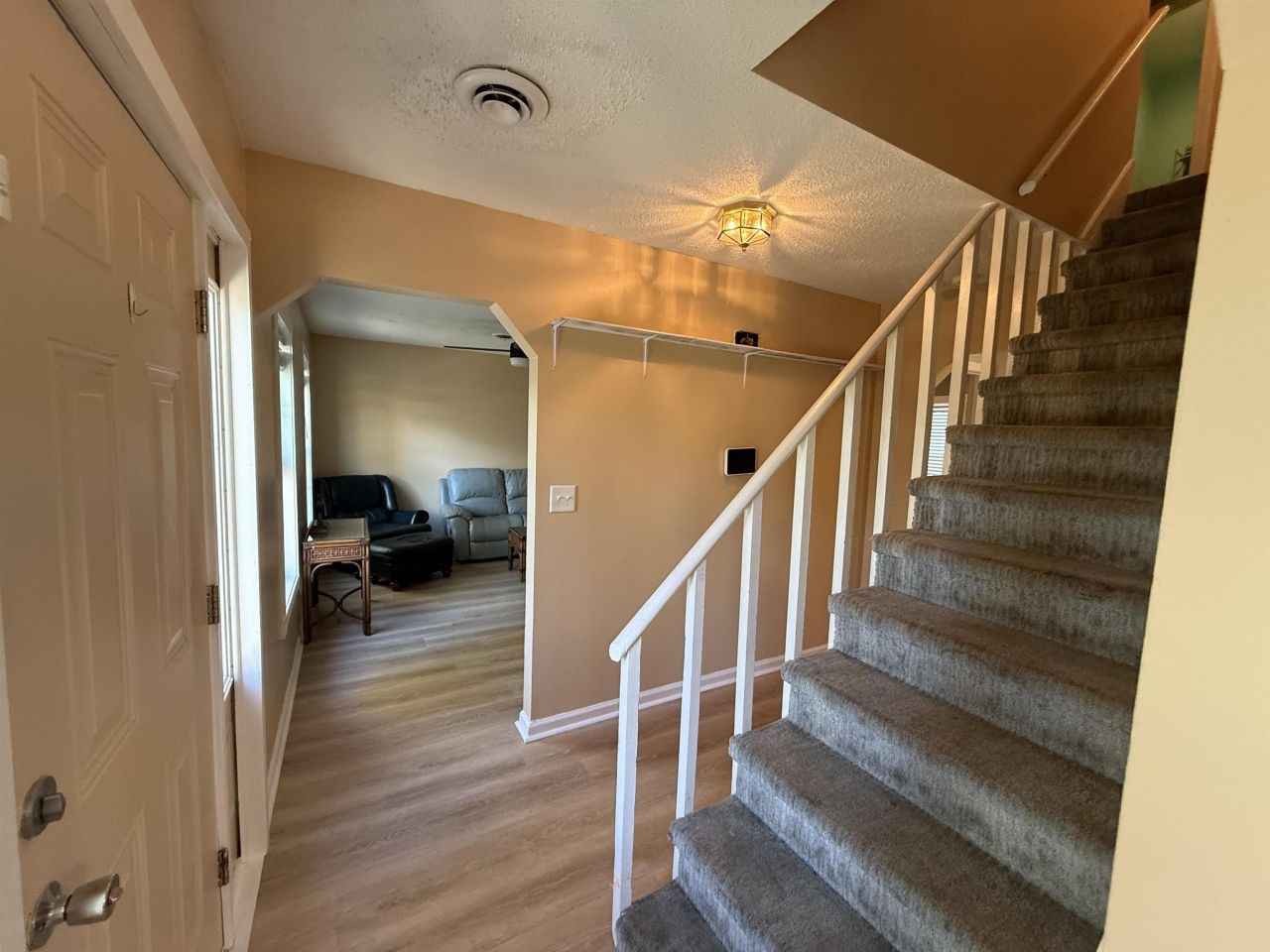 209 Stonebrook Dr. Photo 6