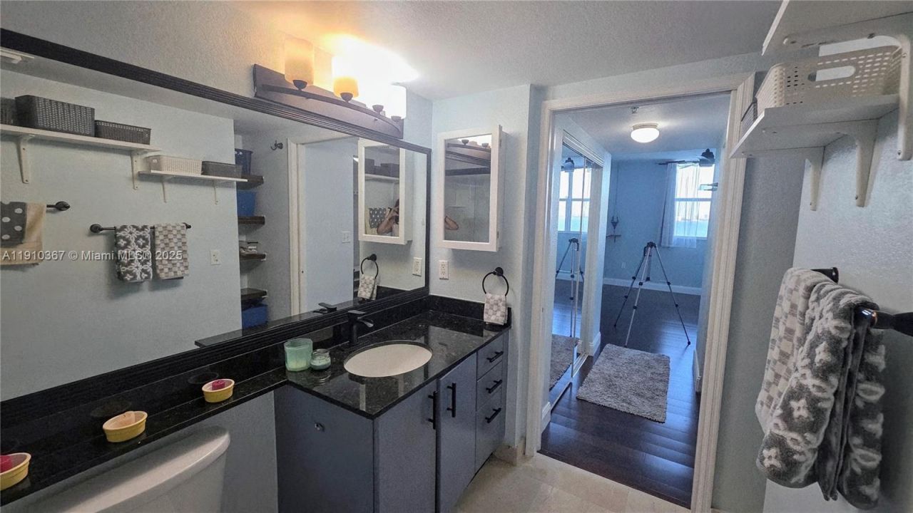 1625 Kennedy Cswy, Unit 1103B, North Bay Village, FL 33141 Photo
