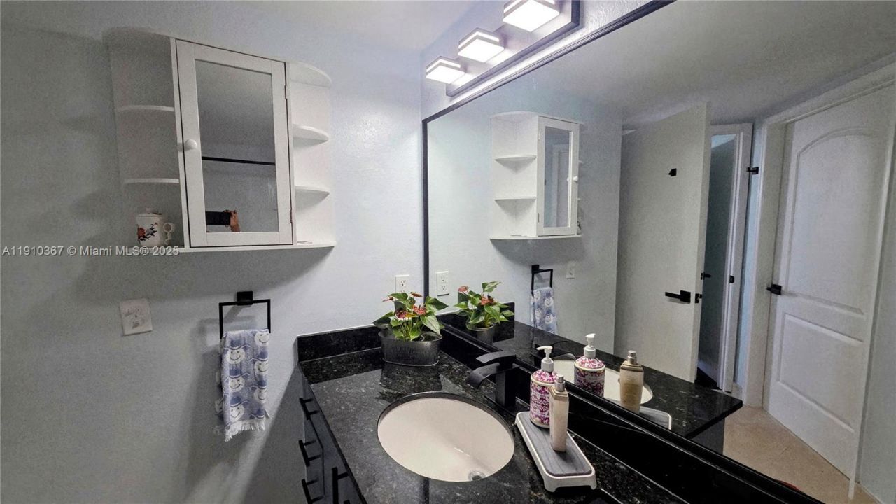 1625 Kennedy Cswy, Unit 1103B, North Bay Village, FL 33141 Photo