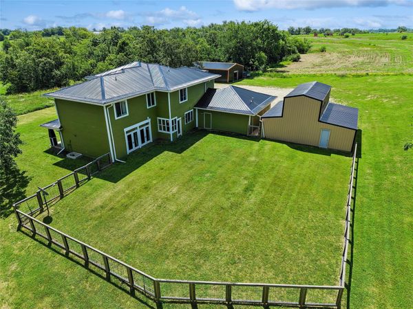 21276 190th Avenue, Lacona, IA 50139