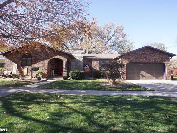 1409 Grove Street, Webster City, IA 50595