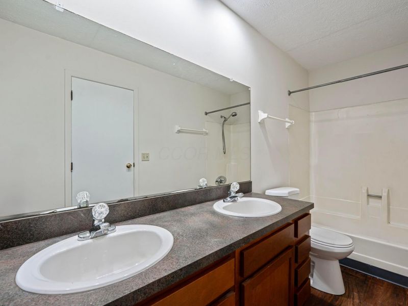 5268 Captains Court, Columbus, OH 43220 Photo 20