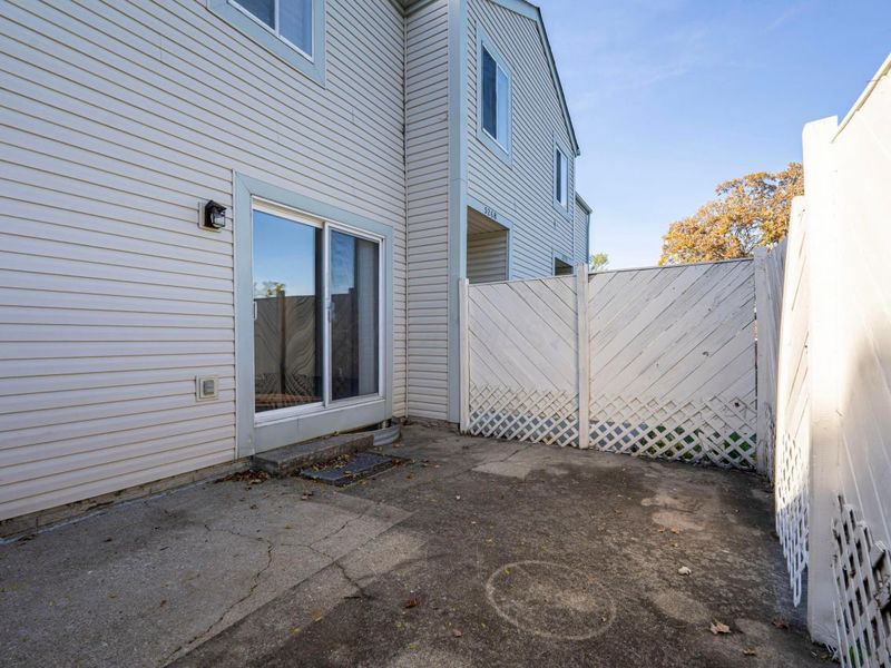 5268 Captains Court, Columbus, OH 43220 Photo 4