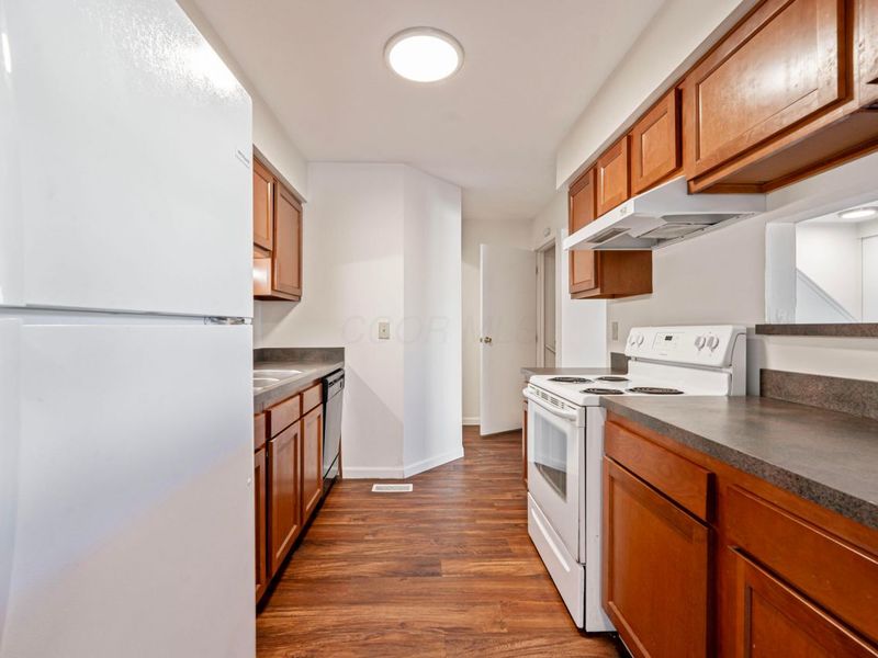 5268 Captains Court, Columbus, OH 43220 Photo 6