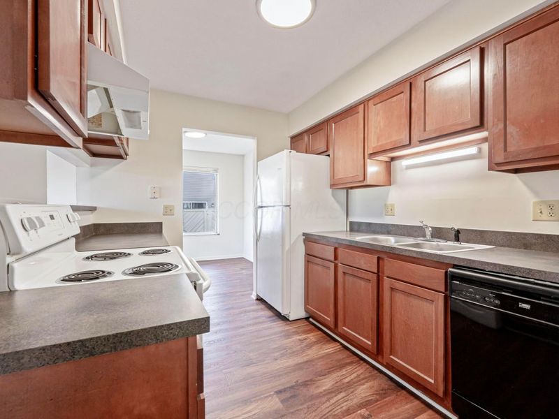 5268 Captains Court, Columbus, OH 43220 Photo 7