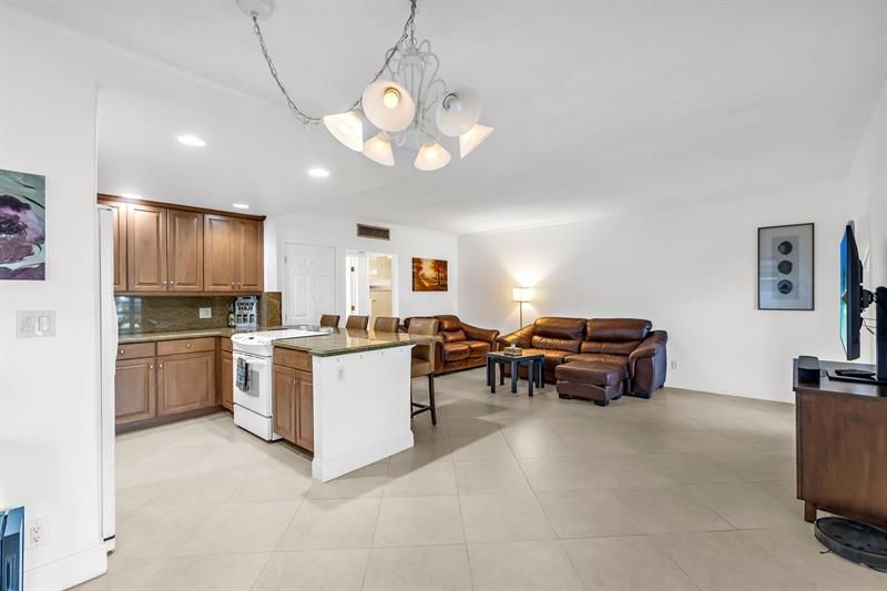 2835 NE 28th Avenue, Unit 3, Lighthouse Point, FL 33064 Photo