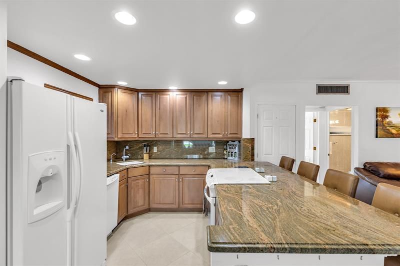 2835 NE 28th Avenue, Unit 3, Lighthouse Point, FL 33064 Photo