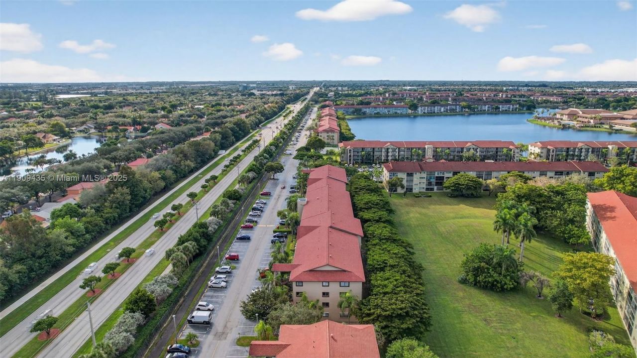 13105 SW 16th Ct, Unit 407L, Pembroke Pines, FL 33027 Photo