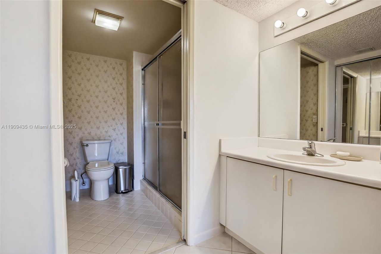 13105 SW 16th Ct, Unit 407L, Pembroke Pines, FL 33027 Photo