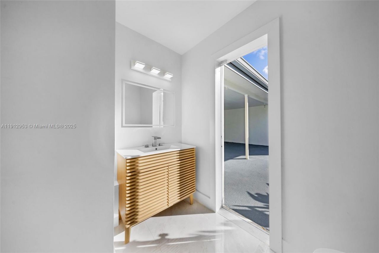 4500 Monroe St, Hollywood, FL 33021 Photo