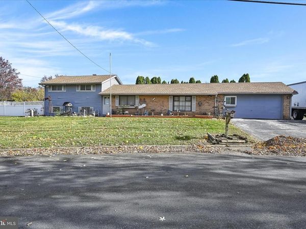 91 HULL DR, YORK, PA 17404