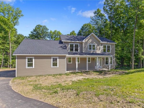 112 Topaz Trail, Syracuse, NY 13219