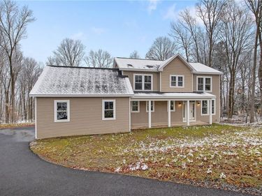 112 Topaz Trail, Syracuse, NY 13219