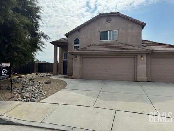 2307 Trentino Avenue, Bakersfield, CA 93313