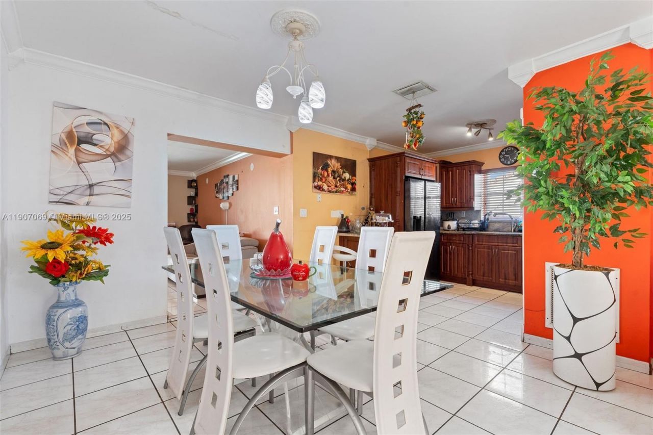 720 NW 19th Ct, Miami, FL 33125 Photo