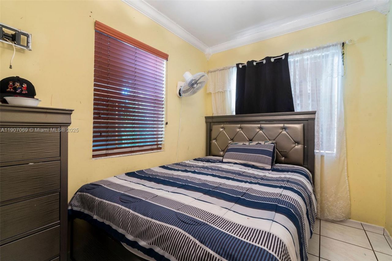 720 NW 19th Ct, Miami, FL 33125 Photo