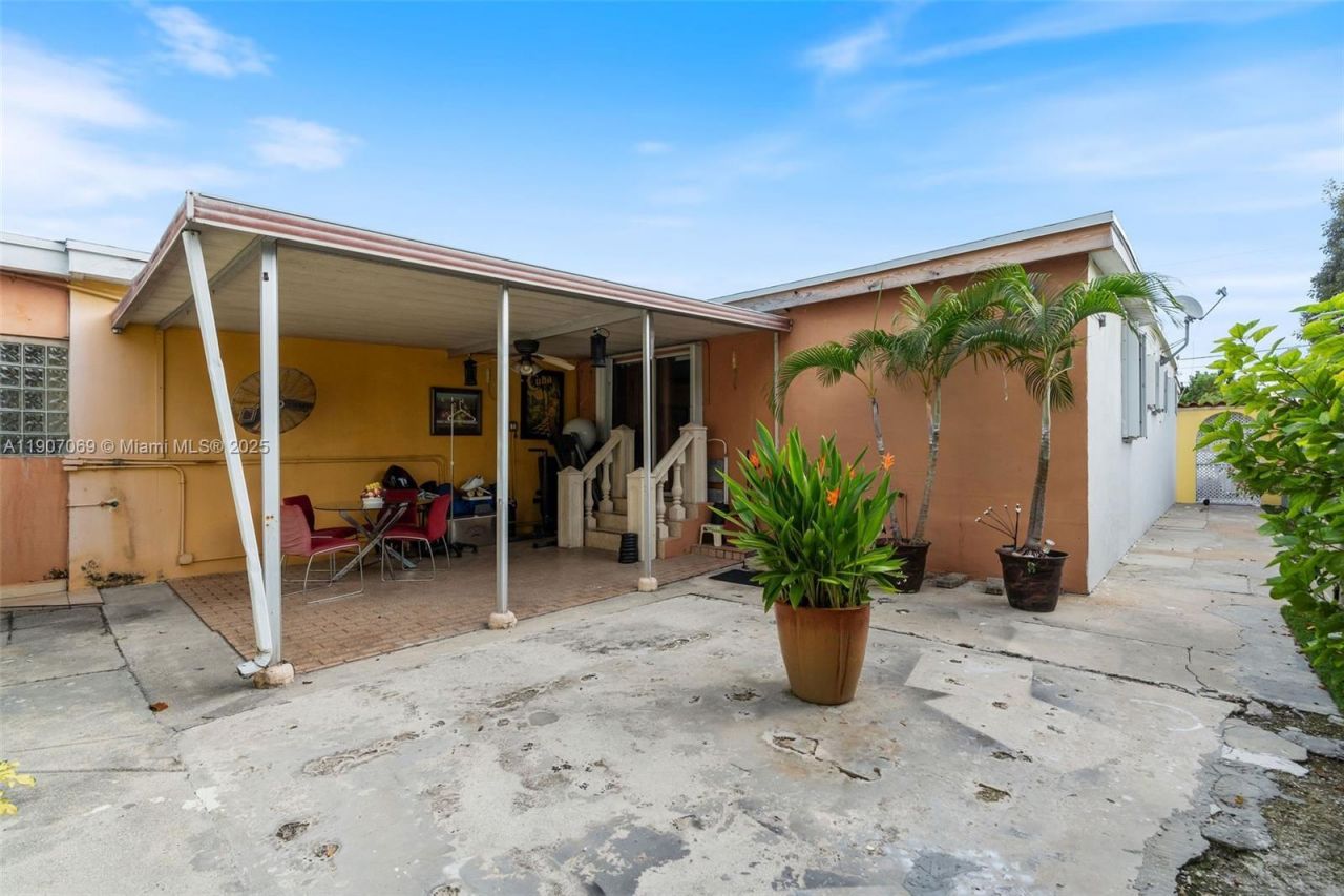 720 NW 19th Ct, Miami, FL 33125 Photo