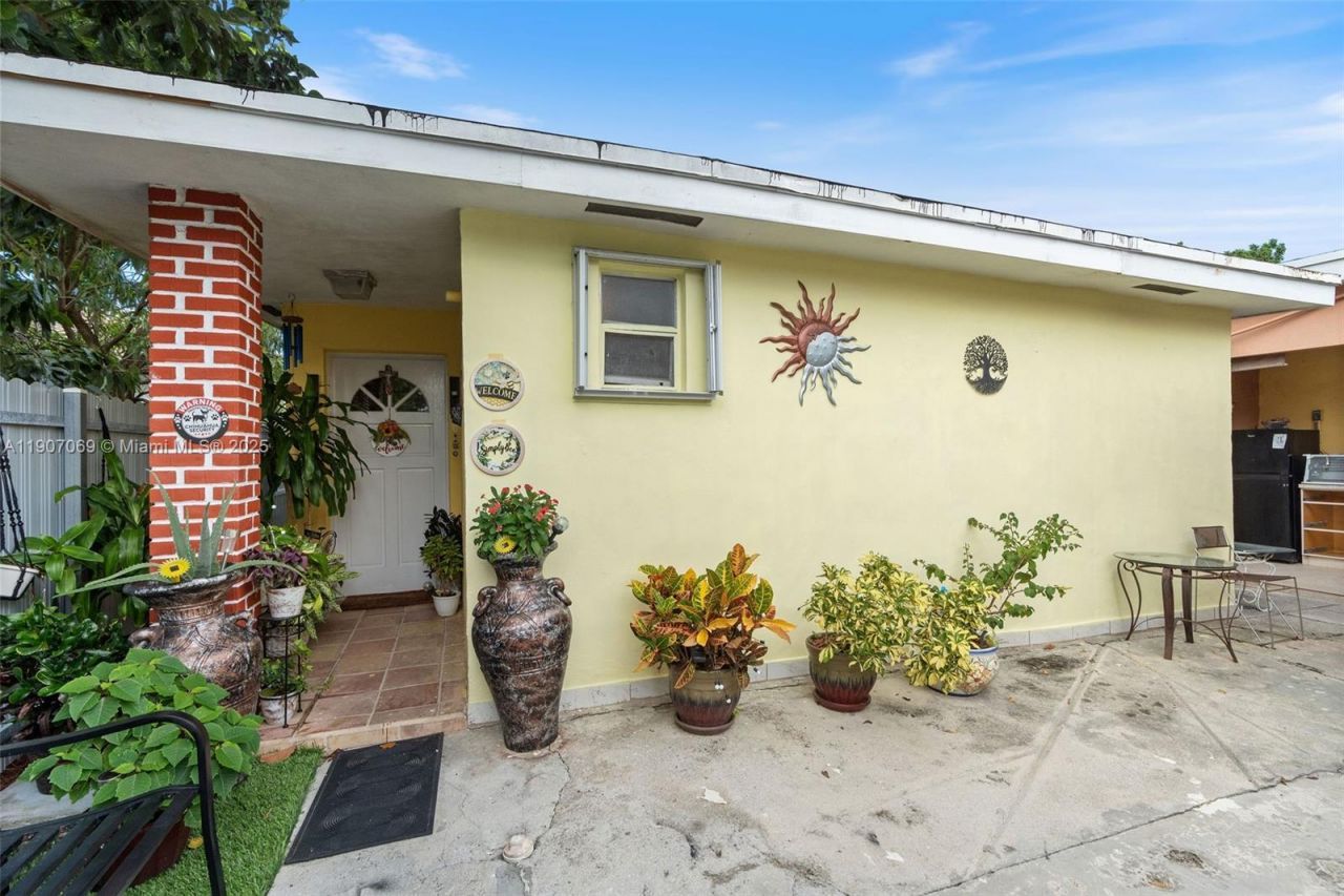 720 NW 19th Ct, Miami, FL 33125 Photo