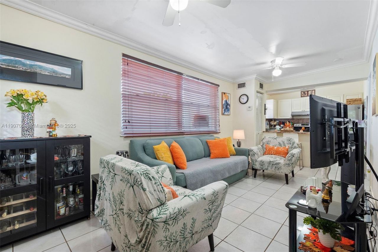 720 NW 19th Ct, Miami, FL 33125 Photo