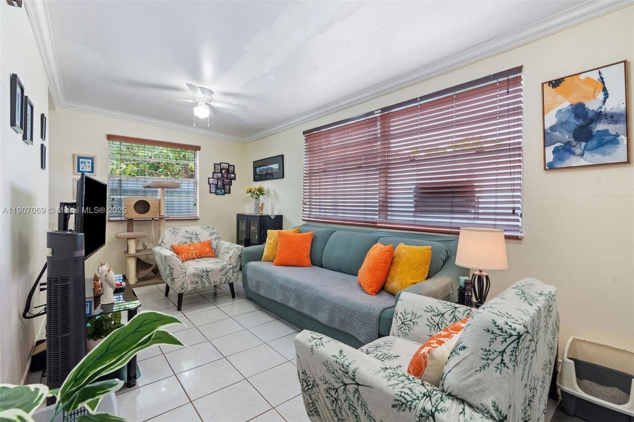 720 NW 19th Ct, Miami, FL 33125 Photo