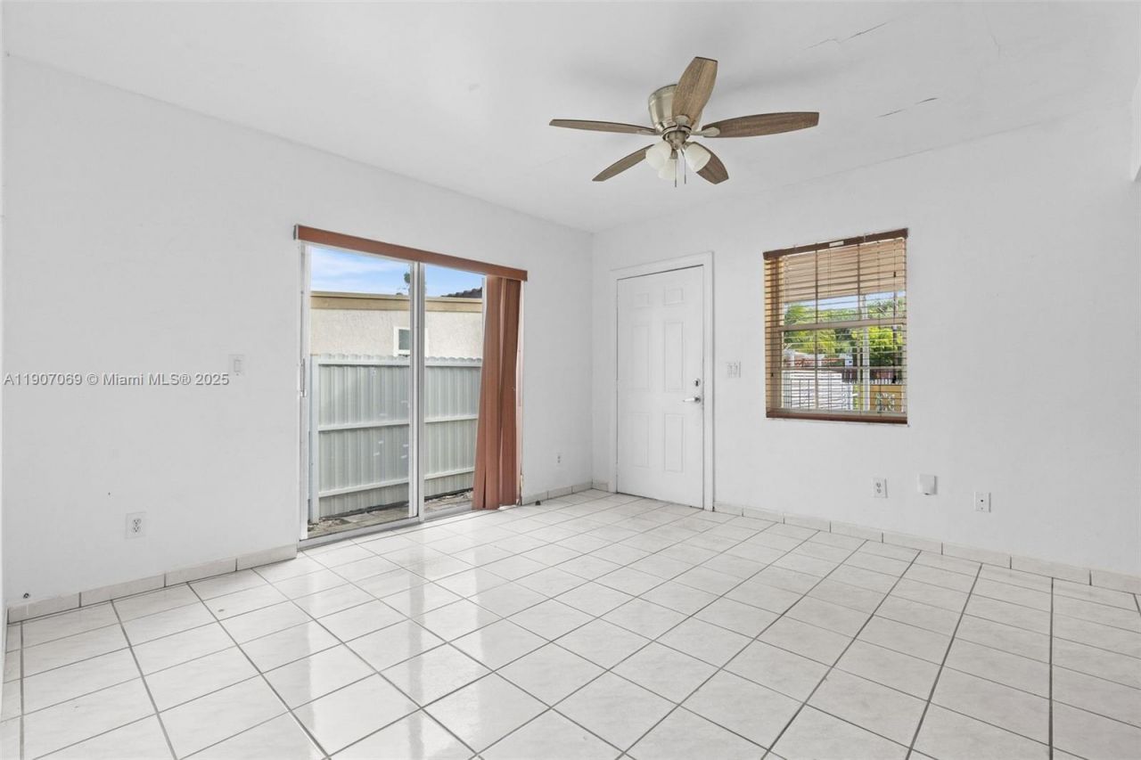 720 NW 19th Ct, Miami, FL 33125 Photo