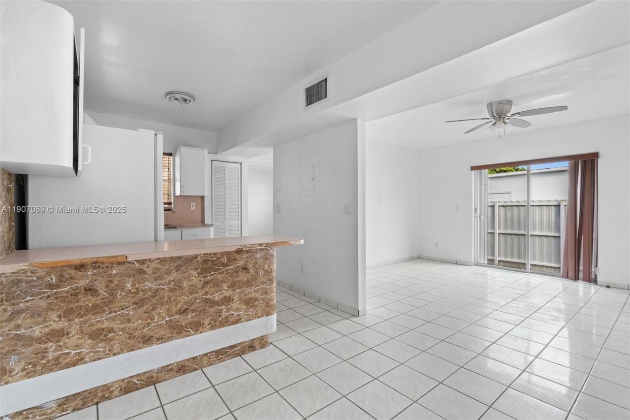 720 NW 19th Ct, Miami, FL 33125 Photo