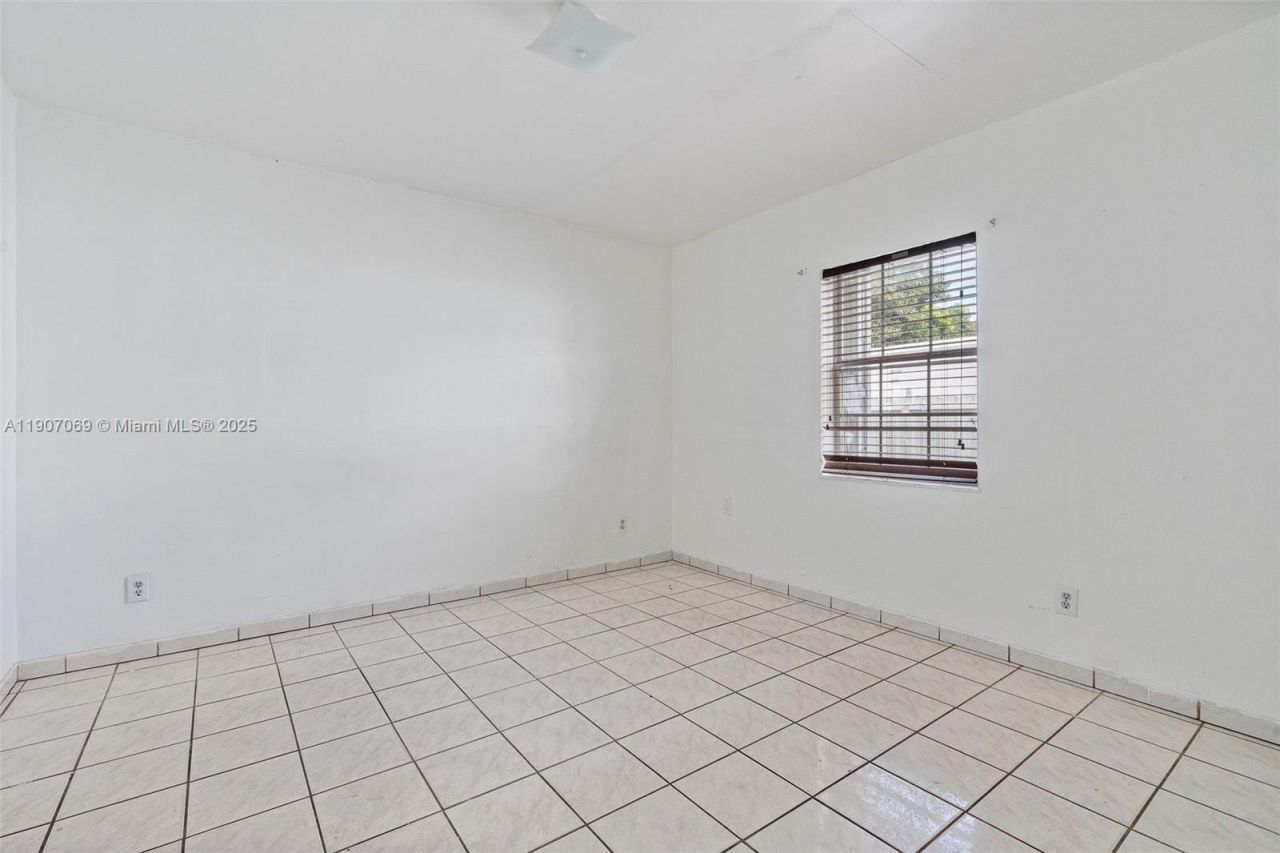 720 NW 19th Ct, Miami, FL 33125 Photo