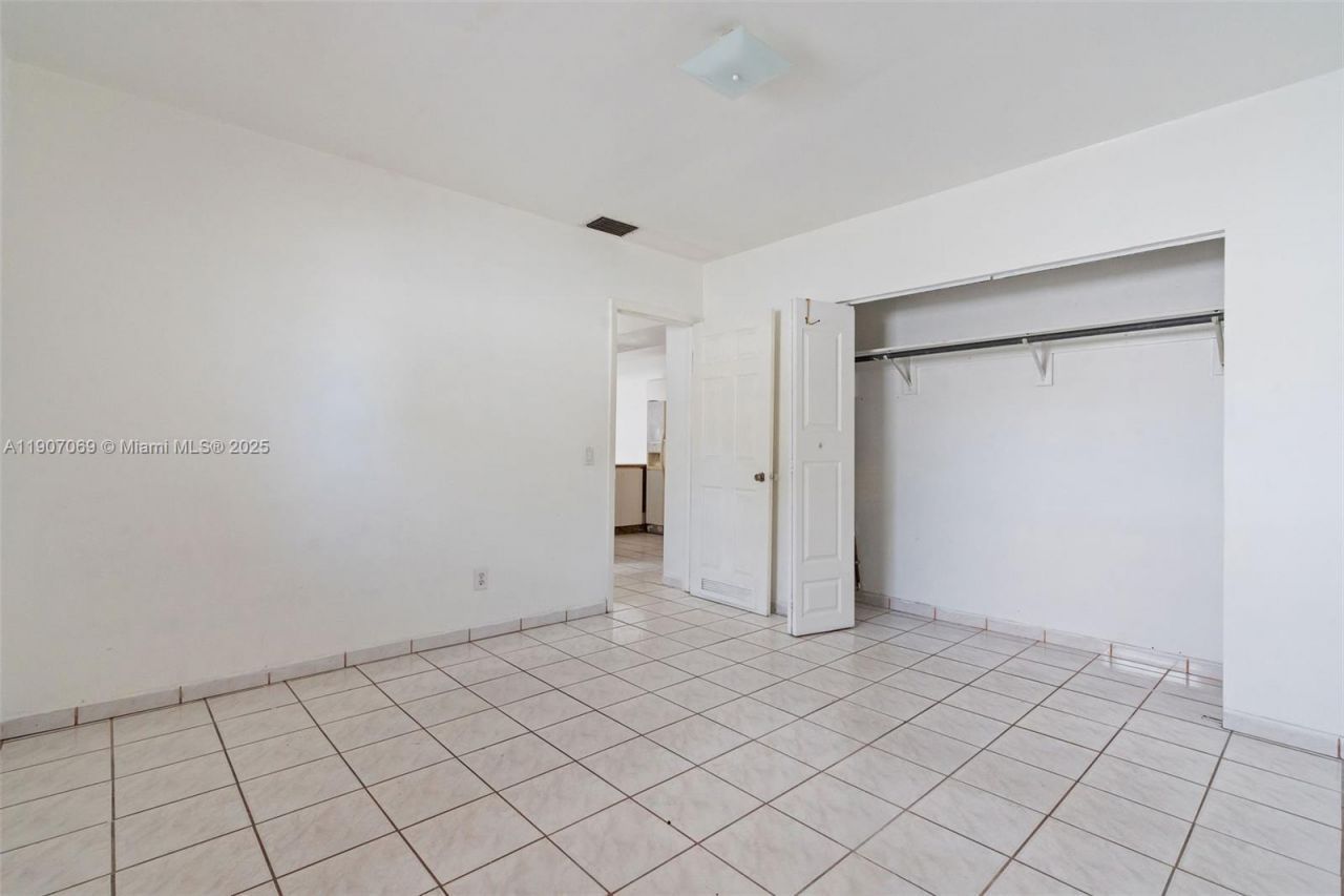 720 NW 19th Ct, Miami, FL 33125 Photo