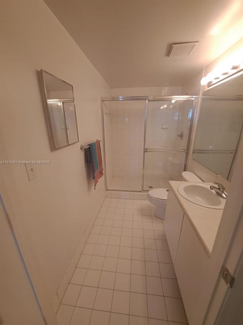 5085 NW 7th St, Unit 602, Miami, FL 33126 Photo
