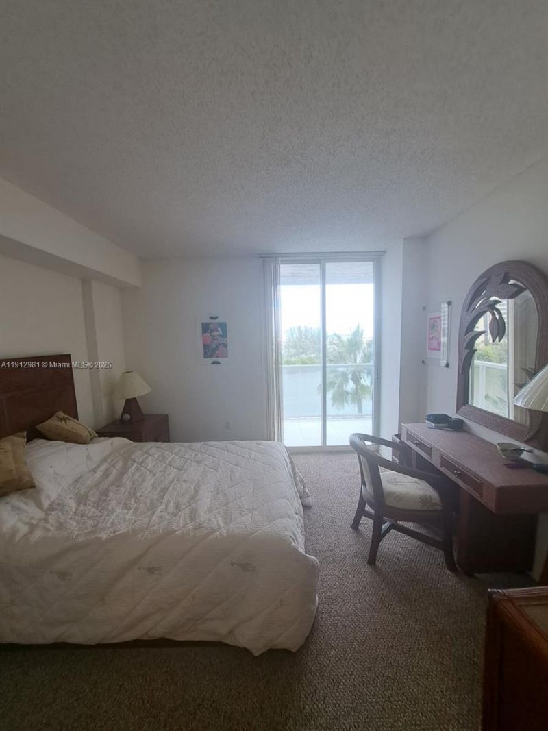 5085 NW 7th St, Unit 602, Miami, FL 33126 Photo