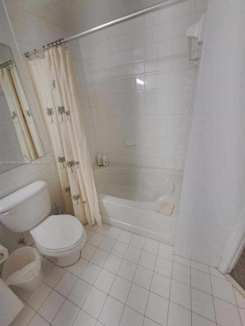 5085 NW 7th St, Unit 602, Miami, FL 33126 Photo